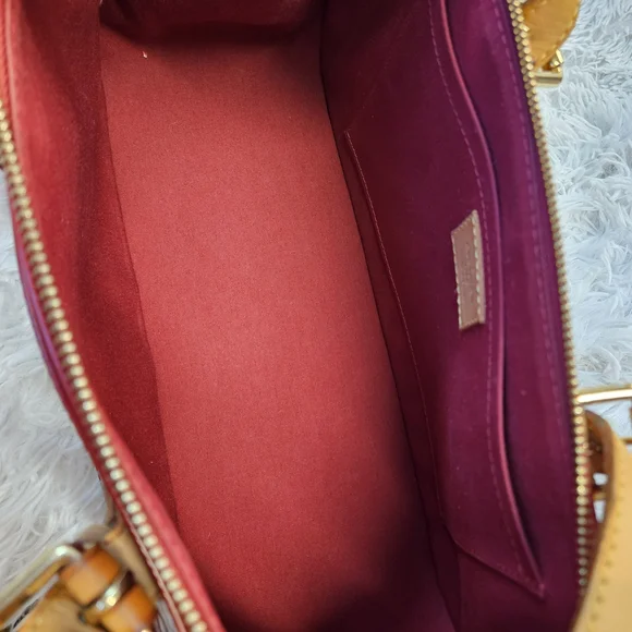 Elegant Red Designer Handbag - Picture 12 of 15